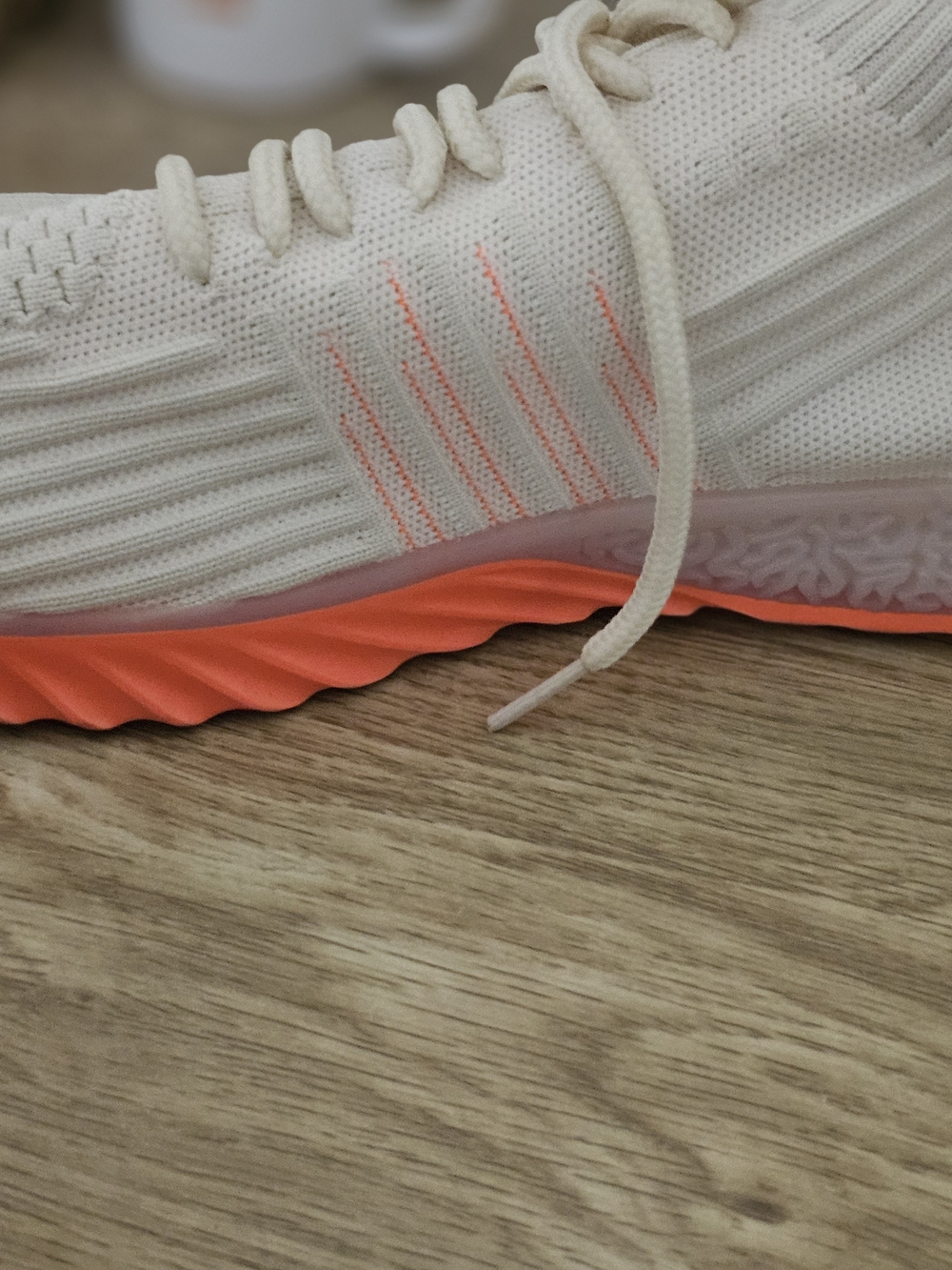Daskin Size 9 Women's Lightweight Knit Sneaker in Cream with Coral Accent